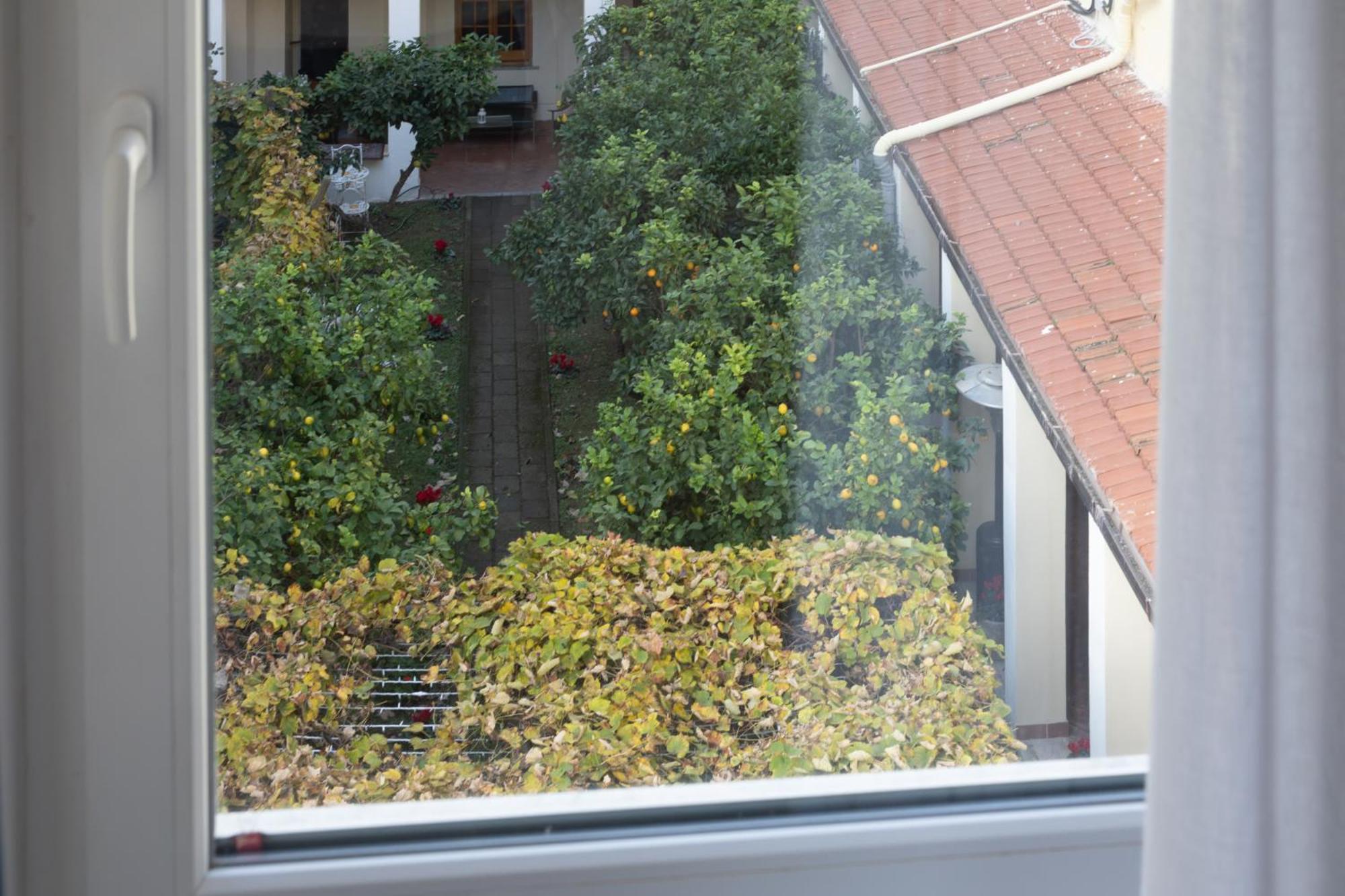 Palazzo Cappuccini Art Relais Hotel Napoli Bagian luar foto