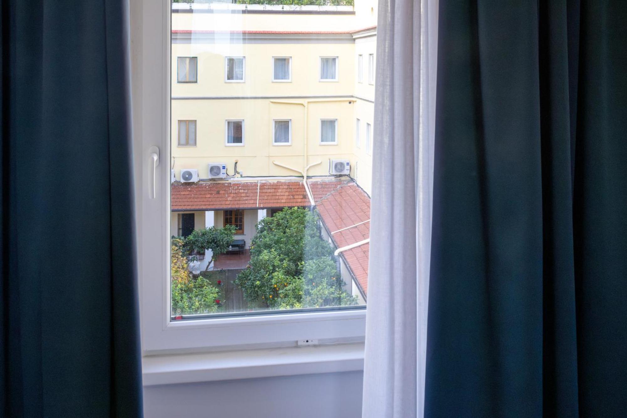 Palazzo Cappuccini Art Relais Hotel Napoli Bagian luar foto