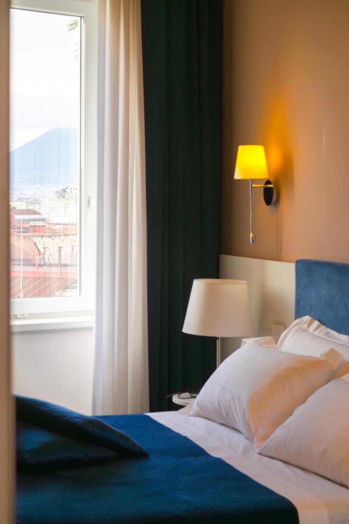 Palazzo Cappuccini Art Relais Hotel Napoli Bagian luar foto