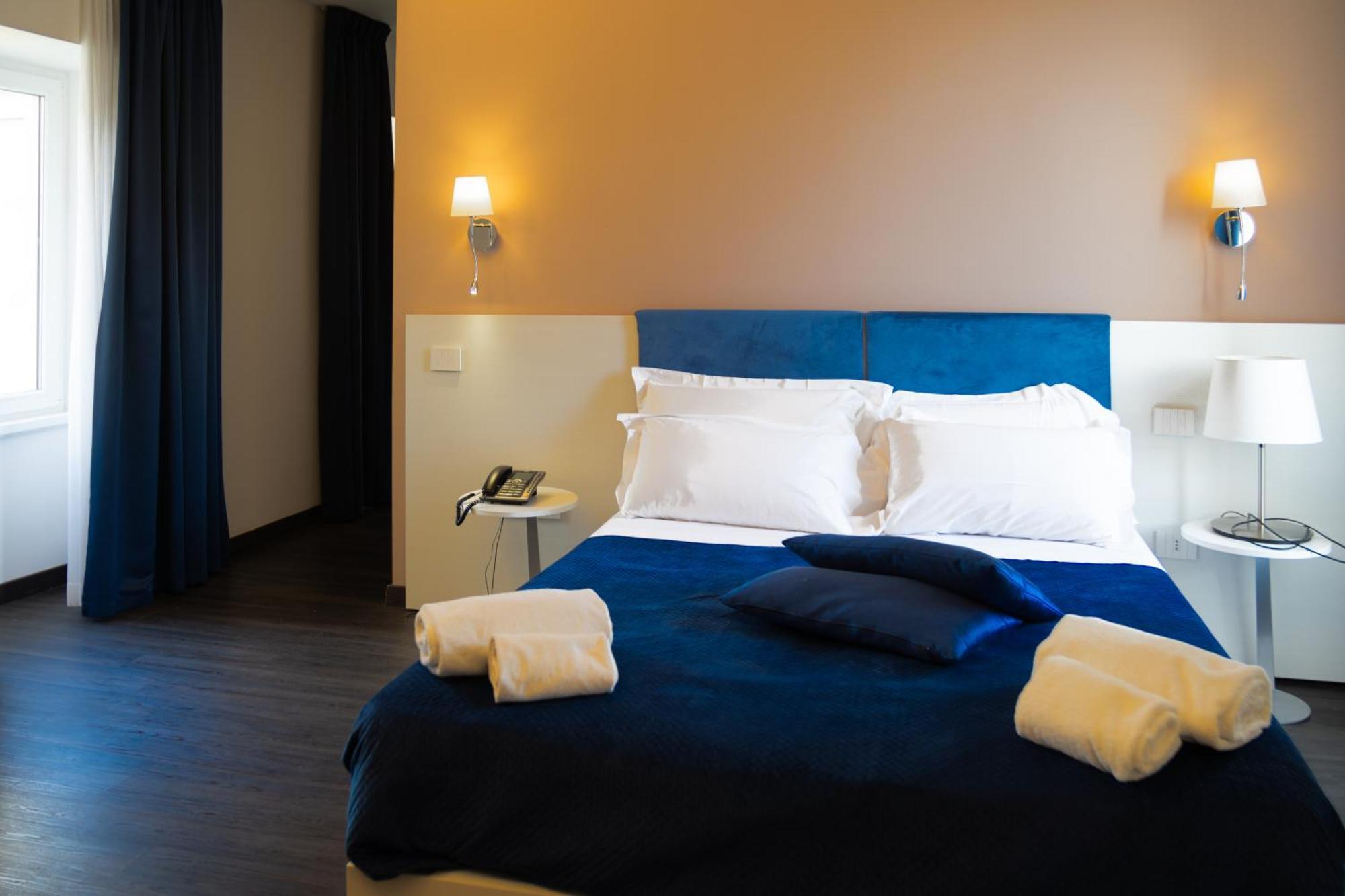 Palazzo Cappuccini Art Relais Hotel Napoli Bagian luar foto