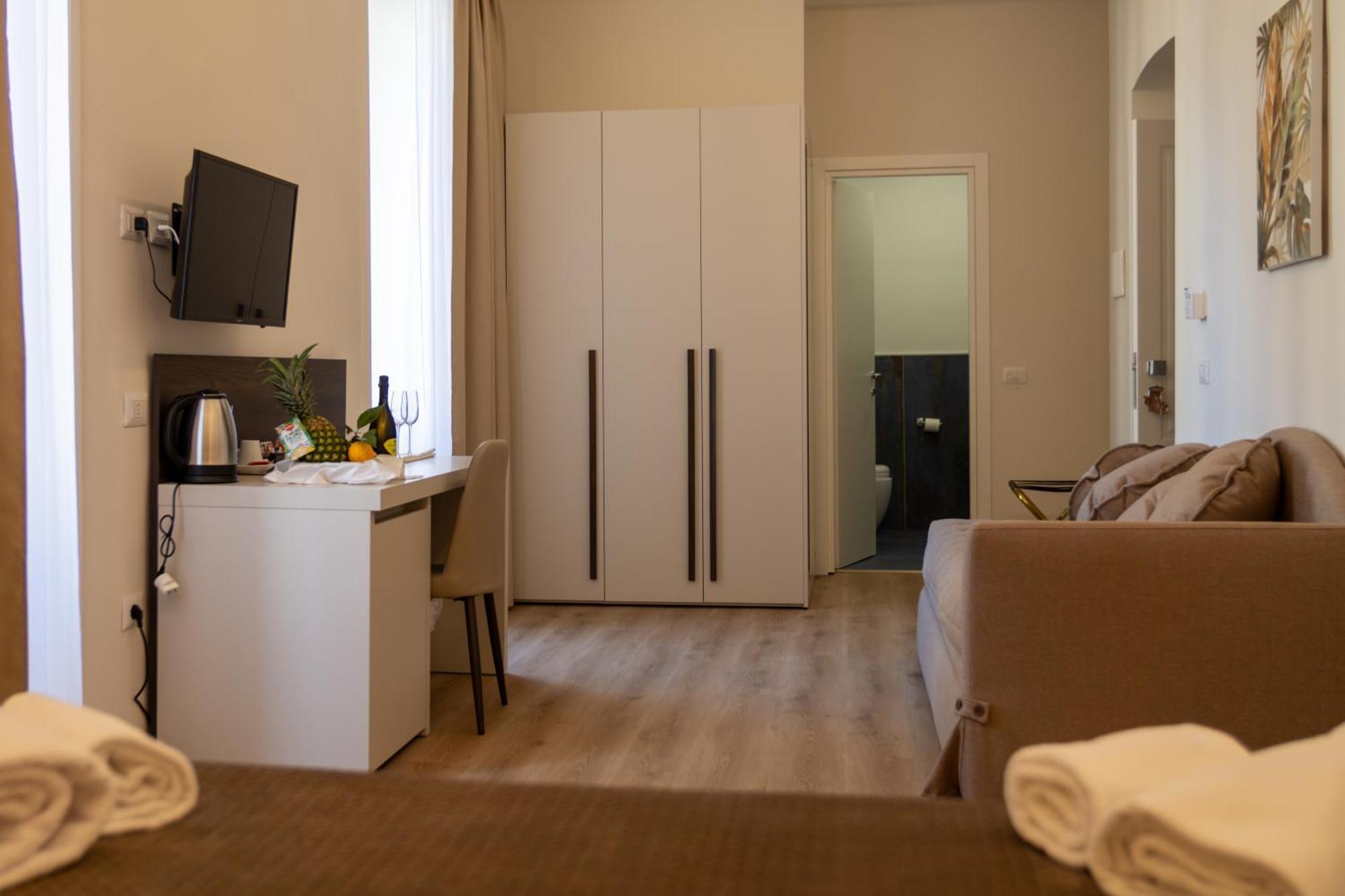 Palazzo Cappuccini Art Relais Hotel Napoli Bagian luar foto