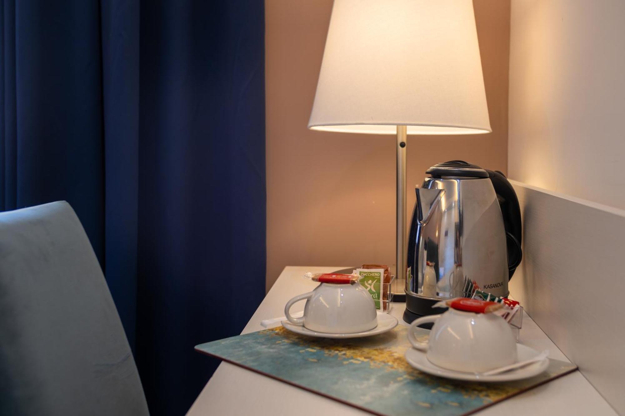 Palazzo Cappuccini Art Relais Hotel Napoli Bagian luar foto