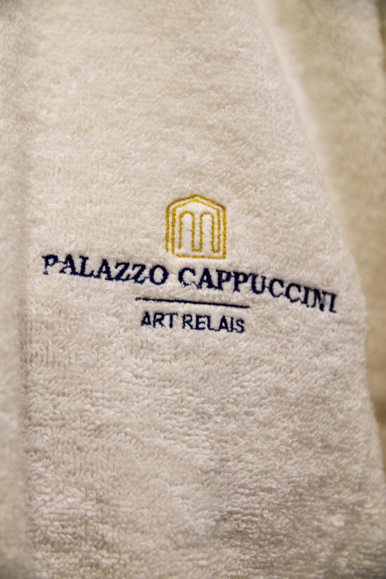 Palazzo Cappuccini Art Relais Hotel Napoli Bagian luar foto