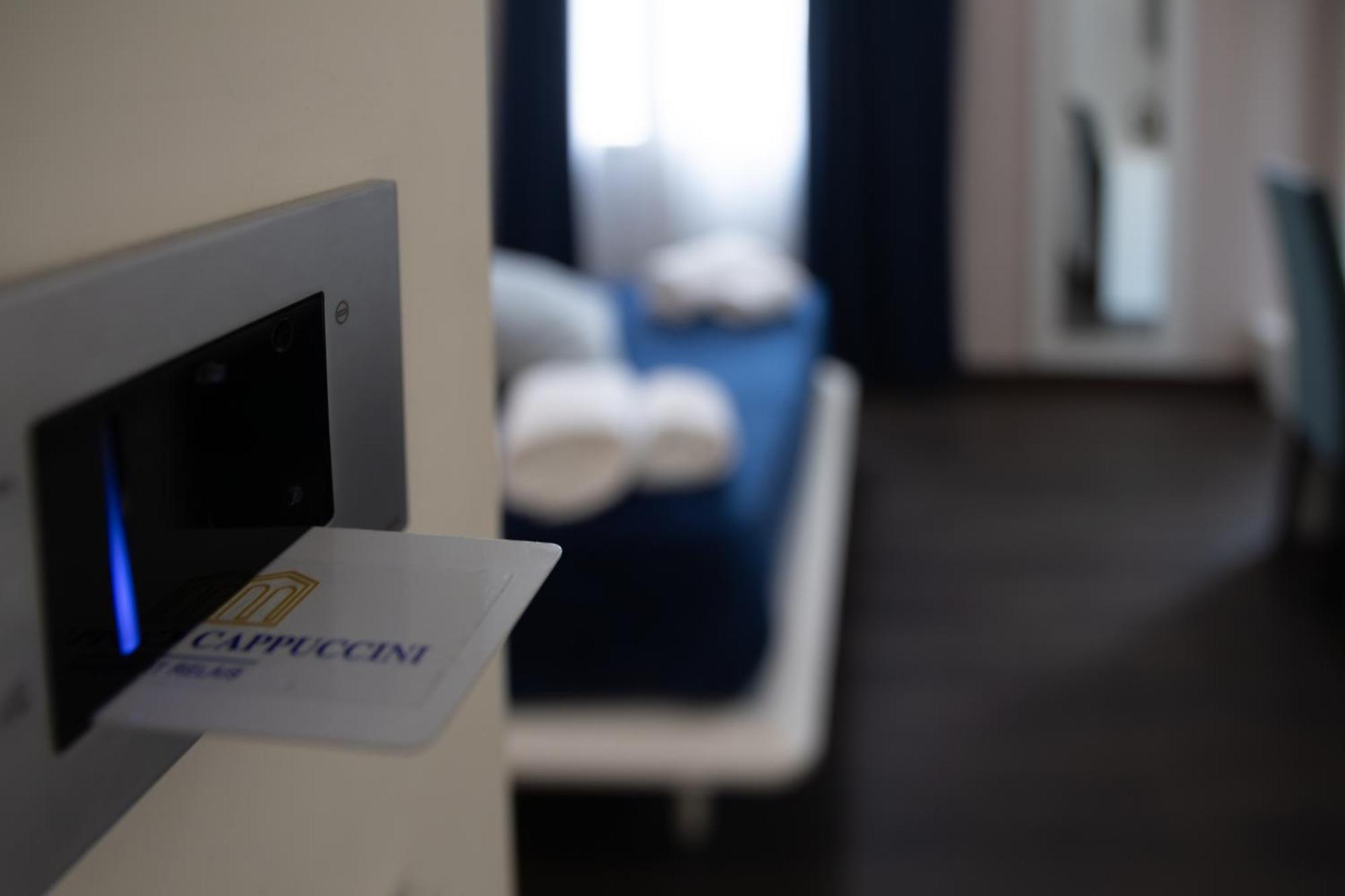 Palazzo Cappuccini Art Relais Hotel Napoli Bagian luar foto