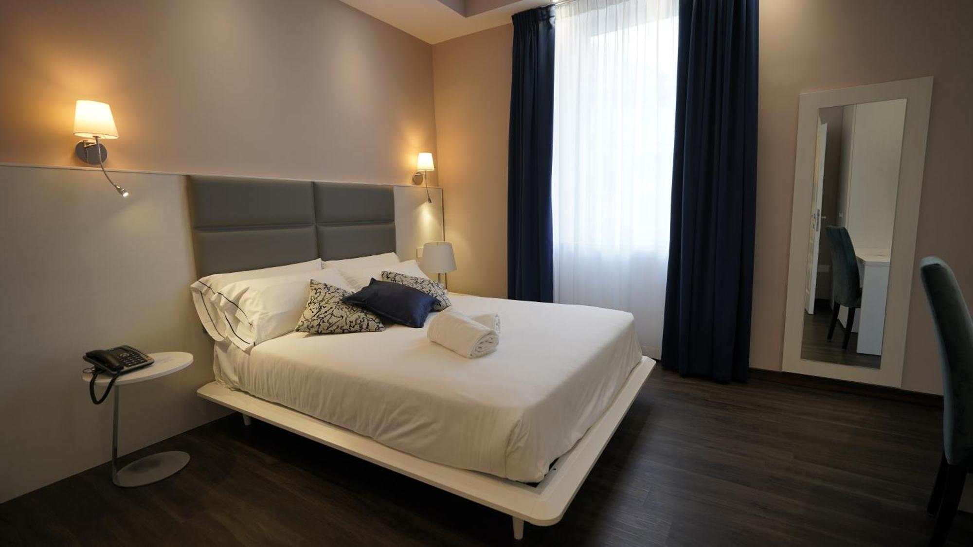 Palazzo Cappuccini Art Relais Hotel Napoli Bagian luar foto